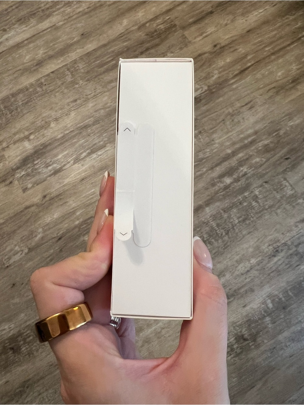 Oura Ring 4 by Oura in Gold - Picture 3 of 5